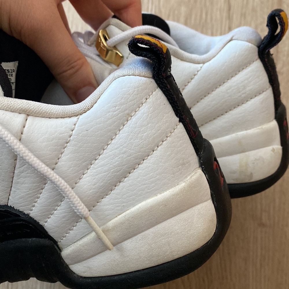 Vintage Air Jordan 12 Retro Low GS White Black Taxi Yellow 2004 size 6 - Picture 12 of 16